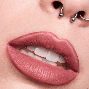Kat Von D Everlasting Hyperlight Liquid Lipstick
